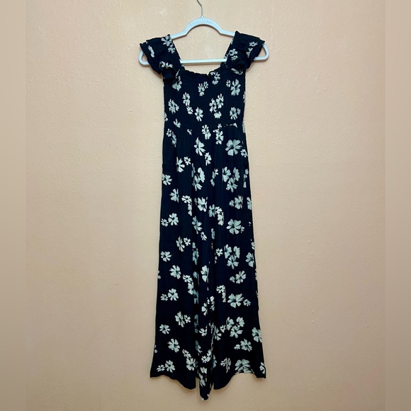 American Eagle Outfitters Pants - American Eagle Flutter Sleeve Jumpsuit